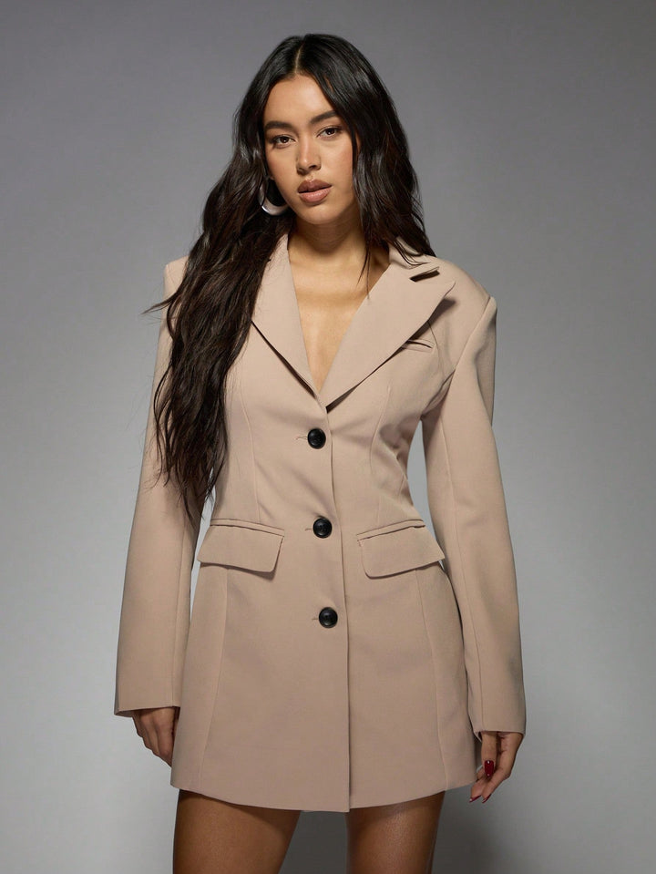 Sort Blazer Kjole med Enkel Knaplukning